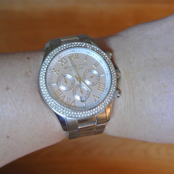 Classic Michael Kors Layton Chronograph Crystal Accented MK5667 - Picture 2 of 7